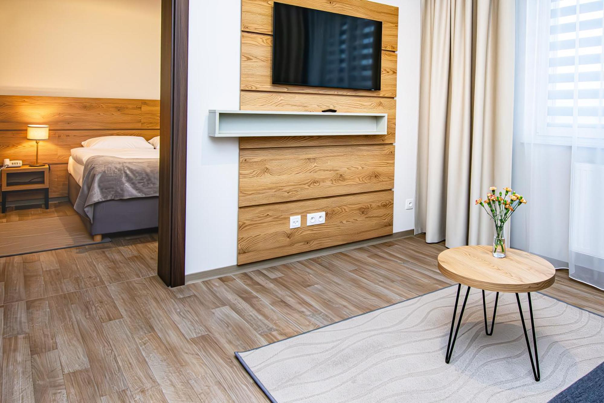 Novy Hotel Zielona Góra Exterior foto